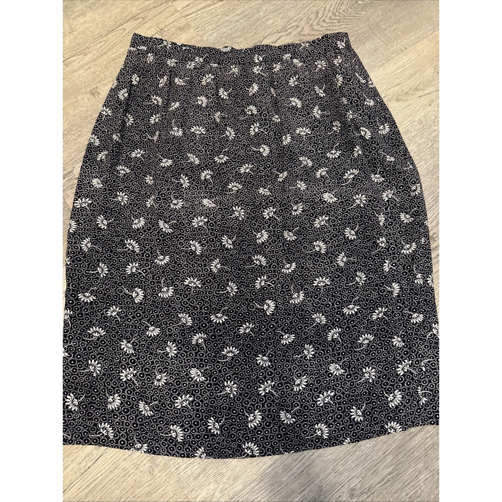 Liz Claiborne Skirt Womens 10 Petite‎ Black Gray Floral Flowers A-Line Bloomcore